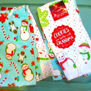 Christmas Towels 2 Sets 4 Total COOKIES WITH GRANDMA St Nick Square Brand NWT